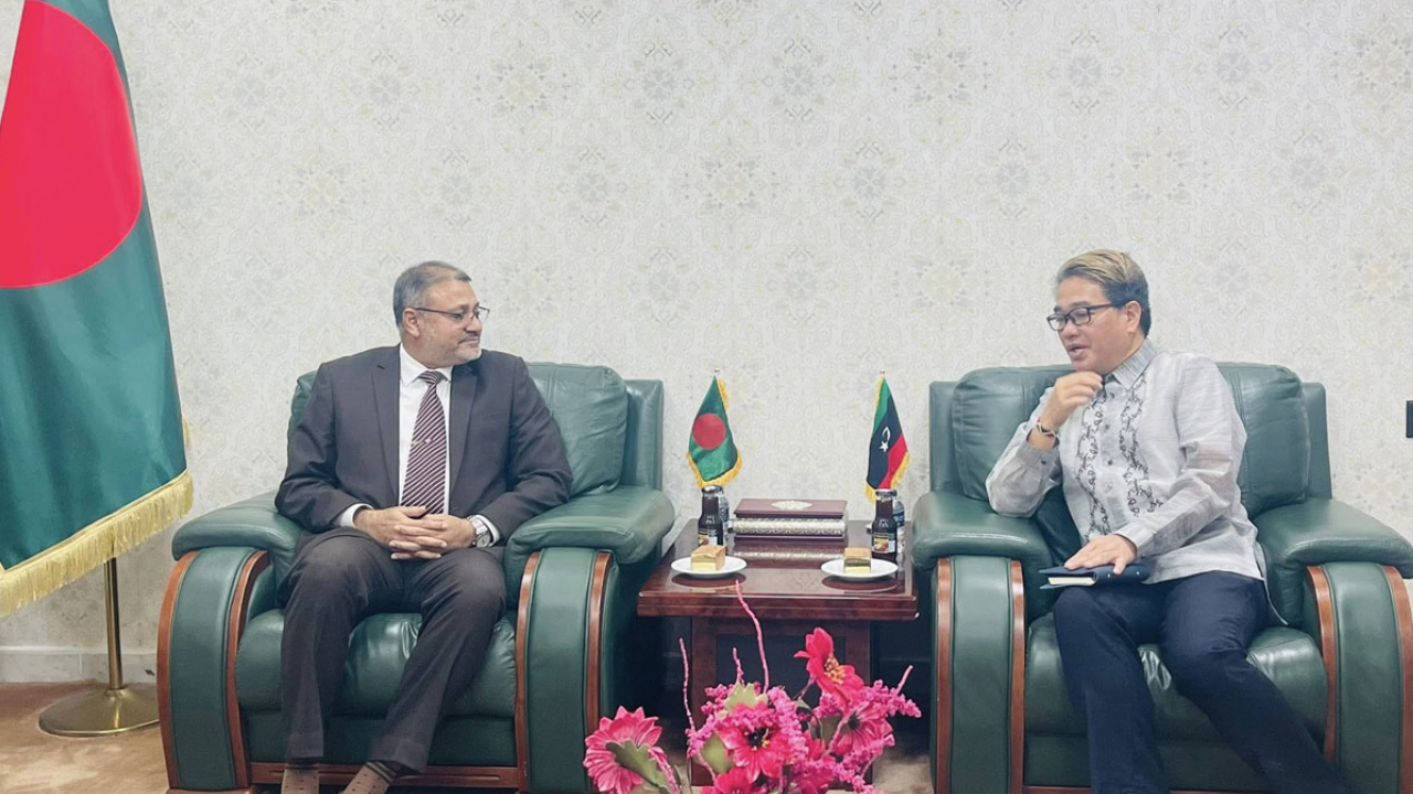 বাংলাদেশের রাষ্ট্রদূত সঙ্গে ফিলিপাইনের ভারপ্রাপ্ত রাষ্ট্রদূতের বৈঠক